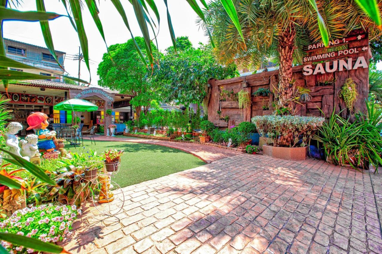 The Train Resort Jomtien Beach Buitenkant foto