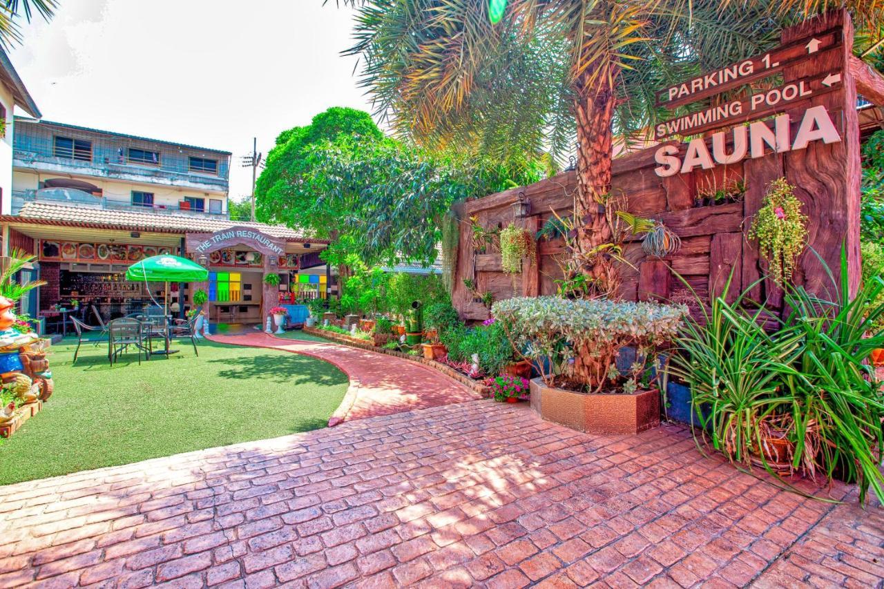 The Train Resort Jomtien Beach Buitenkant foto